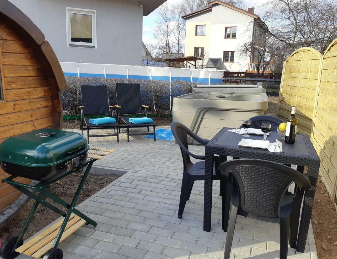 Apartments With Outdoor Spa Jacuzzi And Sauna Vilnius Exterior photo
